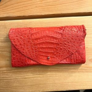 Crocodile clutch